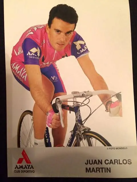 Postal oficial de Juan Carlos Martín con el maillot del Amaya Seguros, años noventa